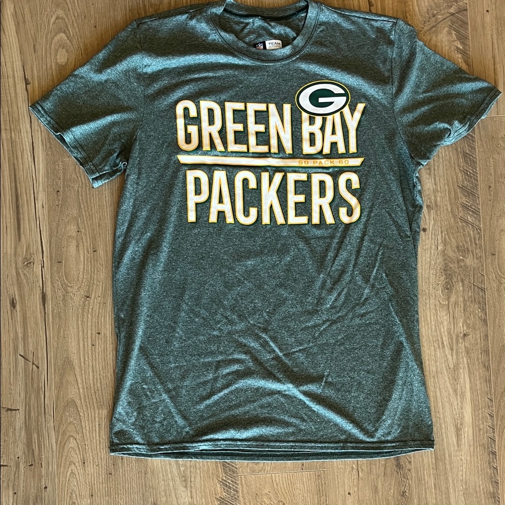 NFL Team Apparel Green Shirt